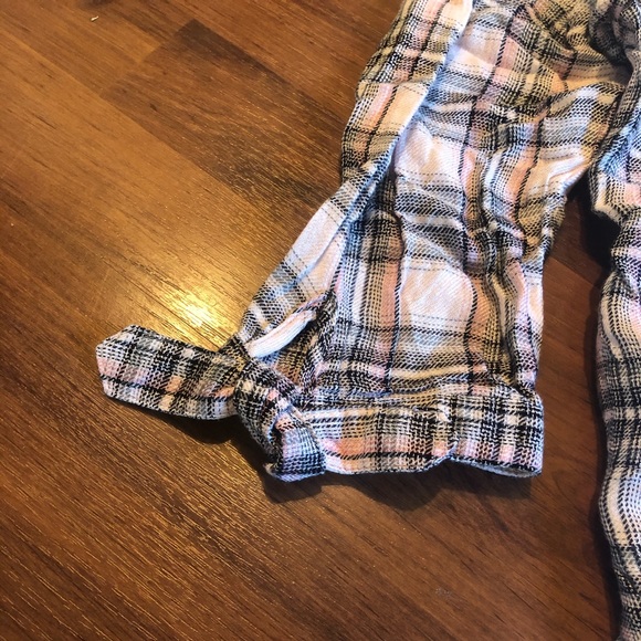 Bobeau quarter length LS w/buttons. Size small. - Picture 6 of 8